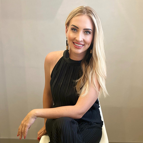 Elena Doyle: Departamento de Marketing 